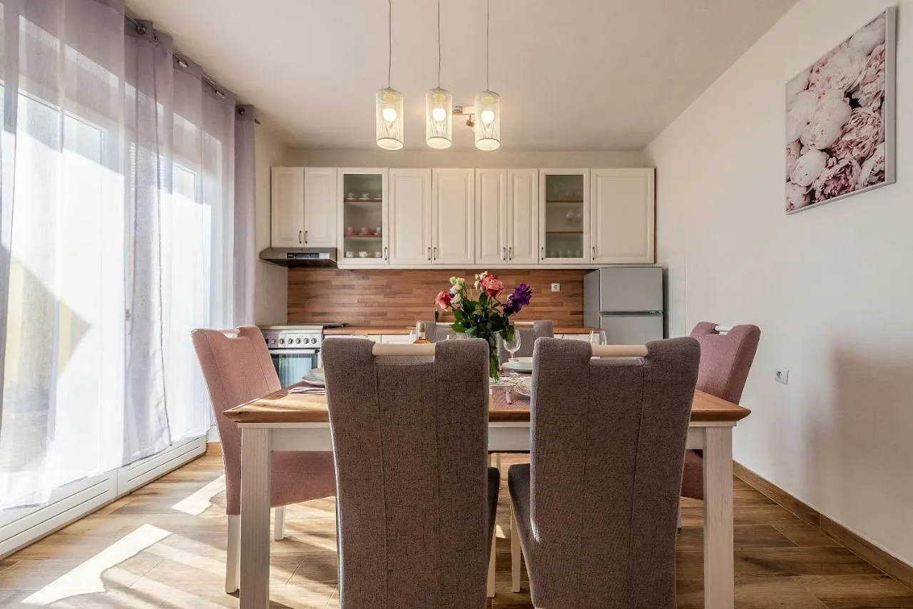 فيلا Little House By The Sea بريكو